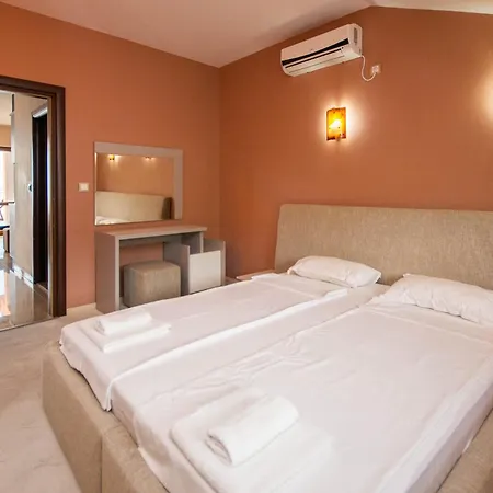 Апартаменты Tuna Свети-Влас